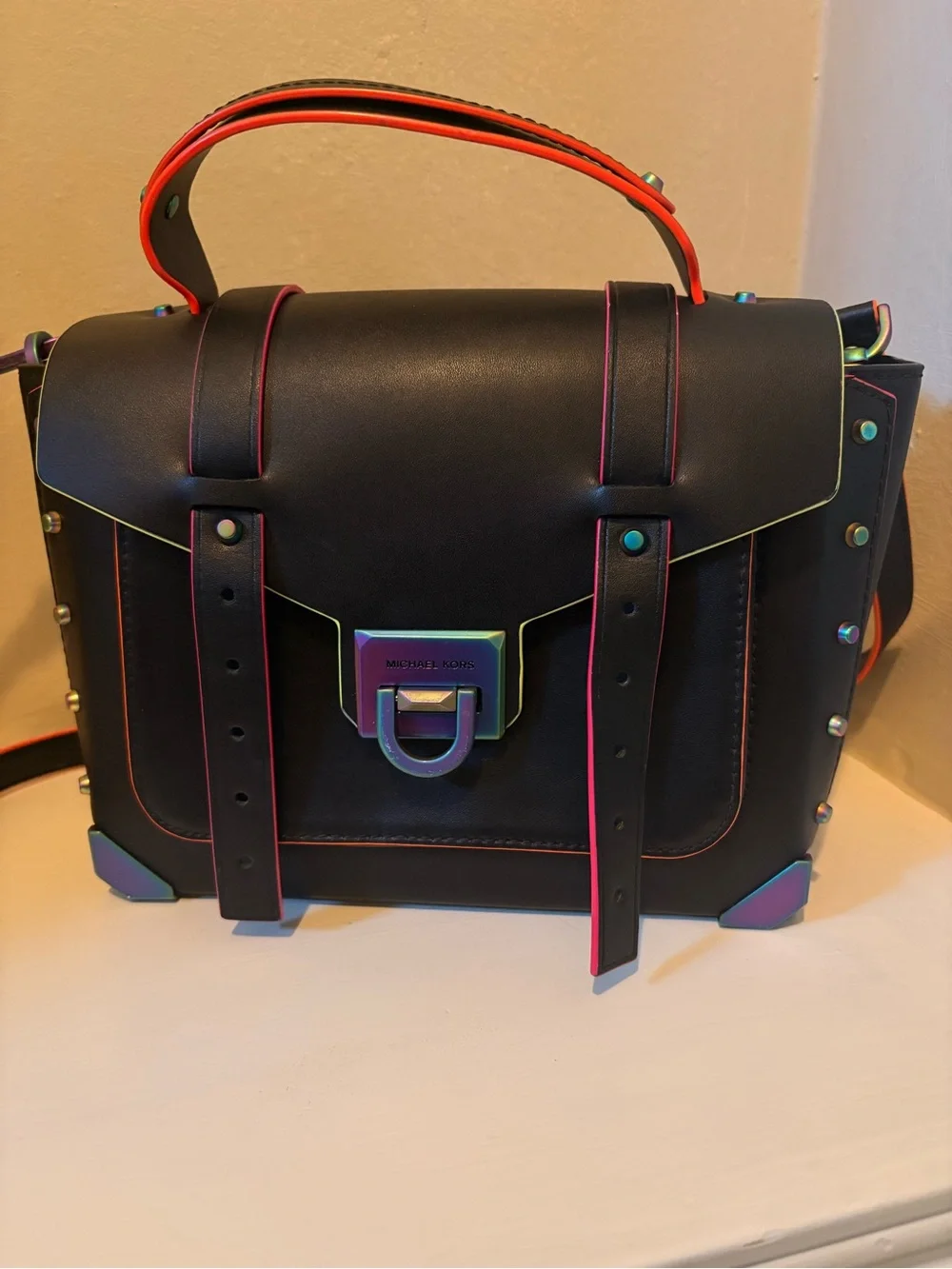 Micheal Kors Manhattan Purse